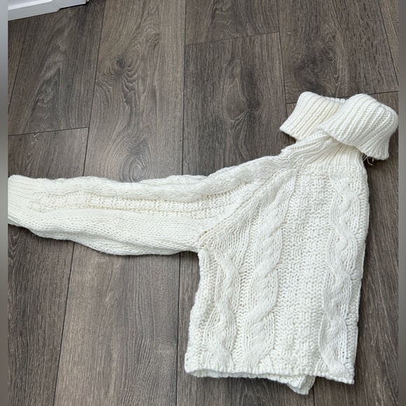 Chic Cropped Knitted Sweater - Picture 4 of 4